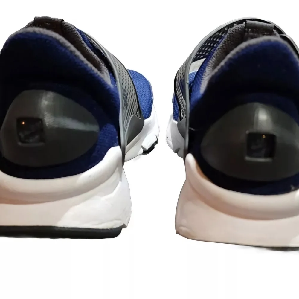 Nike Sock Dart Navy Blue Grey And White‎  Size 4 Youth